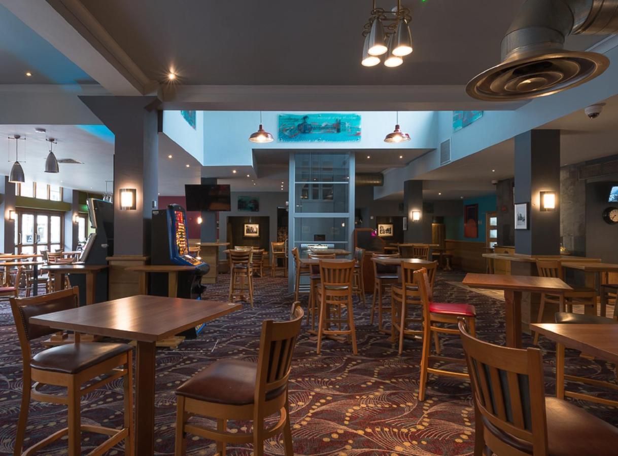 Admiral Of The Humber Wetherspoon Kingston upon Hull Esterno foto