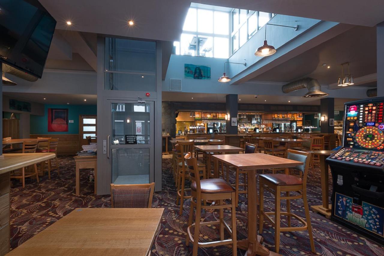 Admiral Of The Humber Wetherspoon Kingston upon Hull Esterno foto