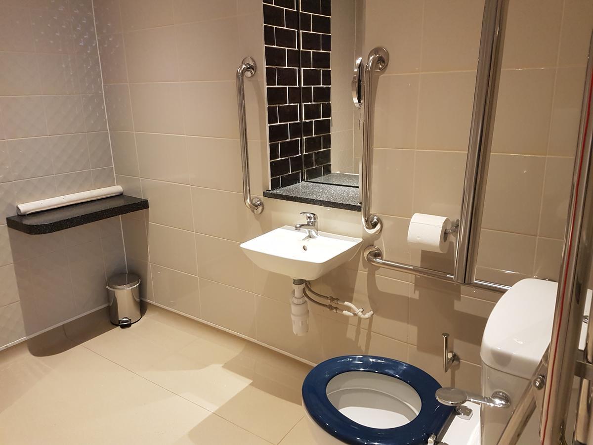 Admiral Of The Humber Wetherspoon Kingston upon Hull Esterno foto